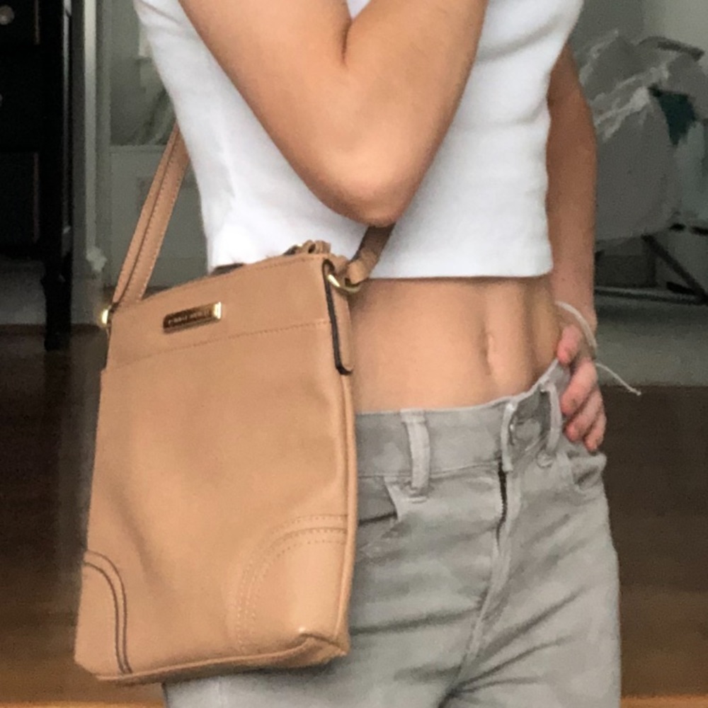 BRAND NEW Tommy Hilfiger Crossbody Bag